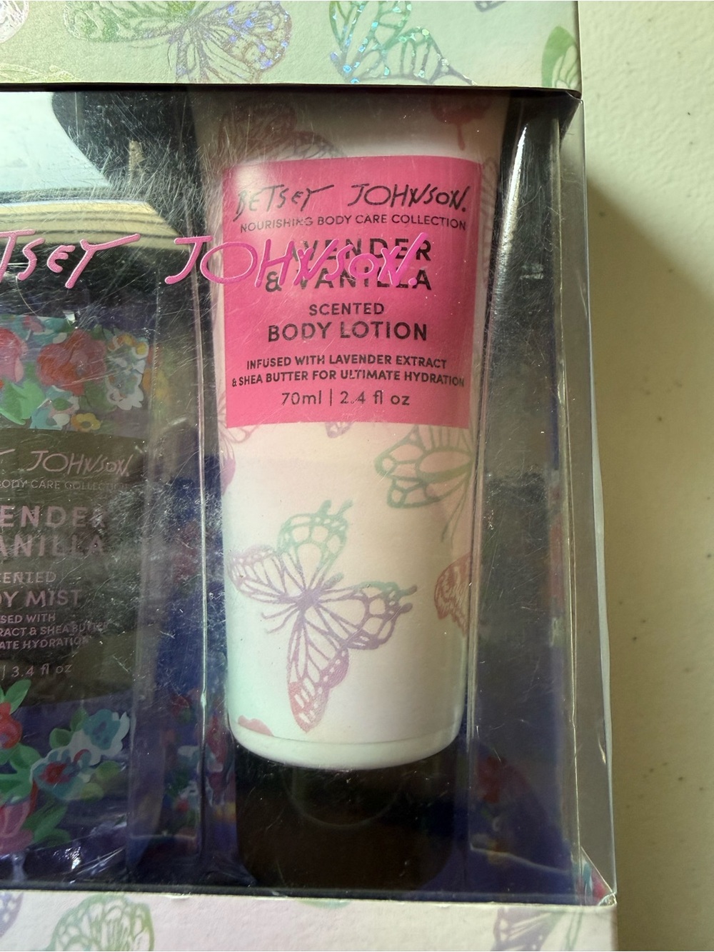 Betsey Johnson Lavender & Vanilla Body Care Trio - Pink, Purple, Green SOLD - Picture 5 of 7
